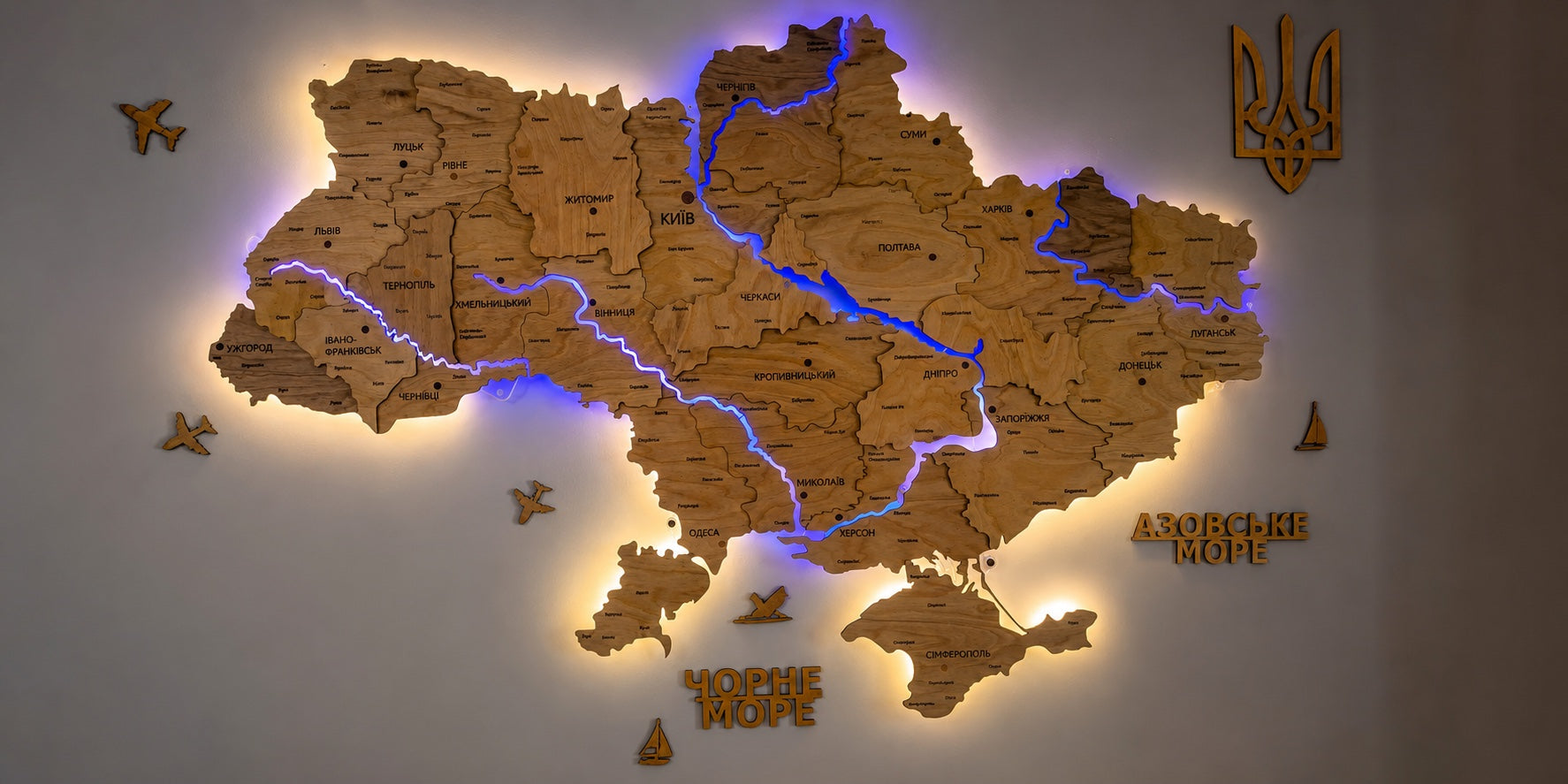 Дерев'яна LED-карта України